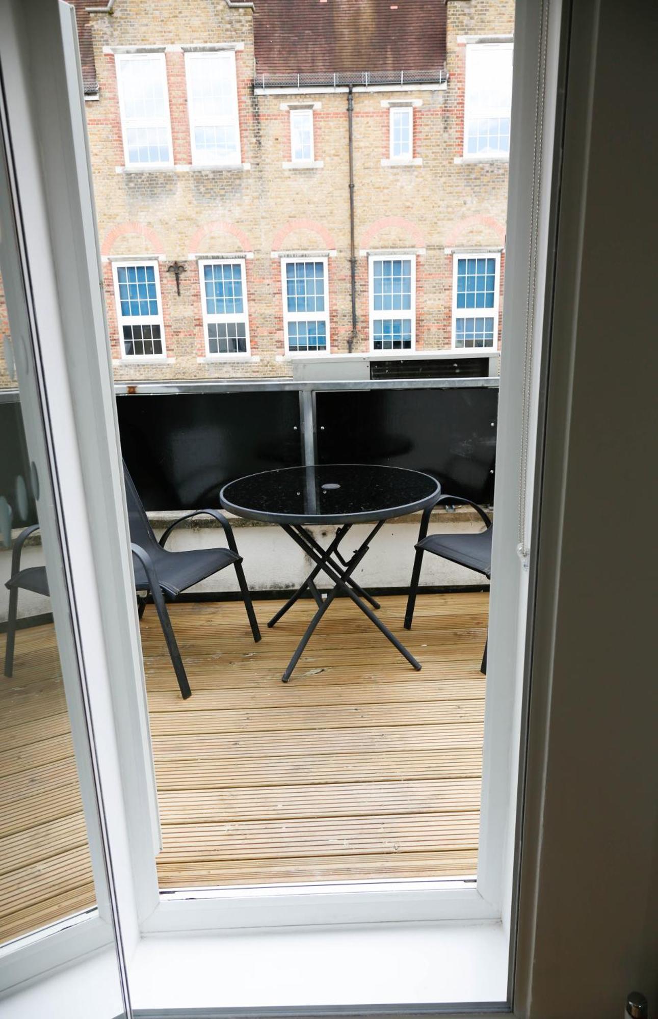 New Luxury Apartments In Central London Next To Shops, Cafes, Bars & Metro 외부 사진
