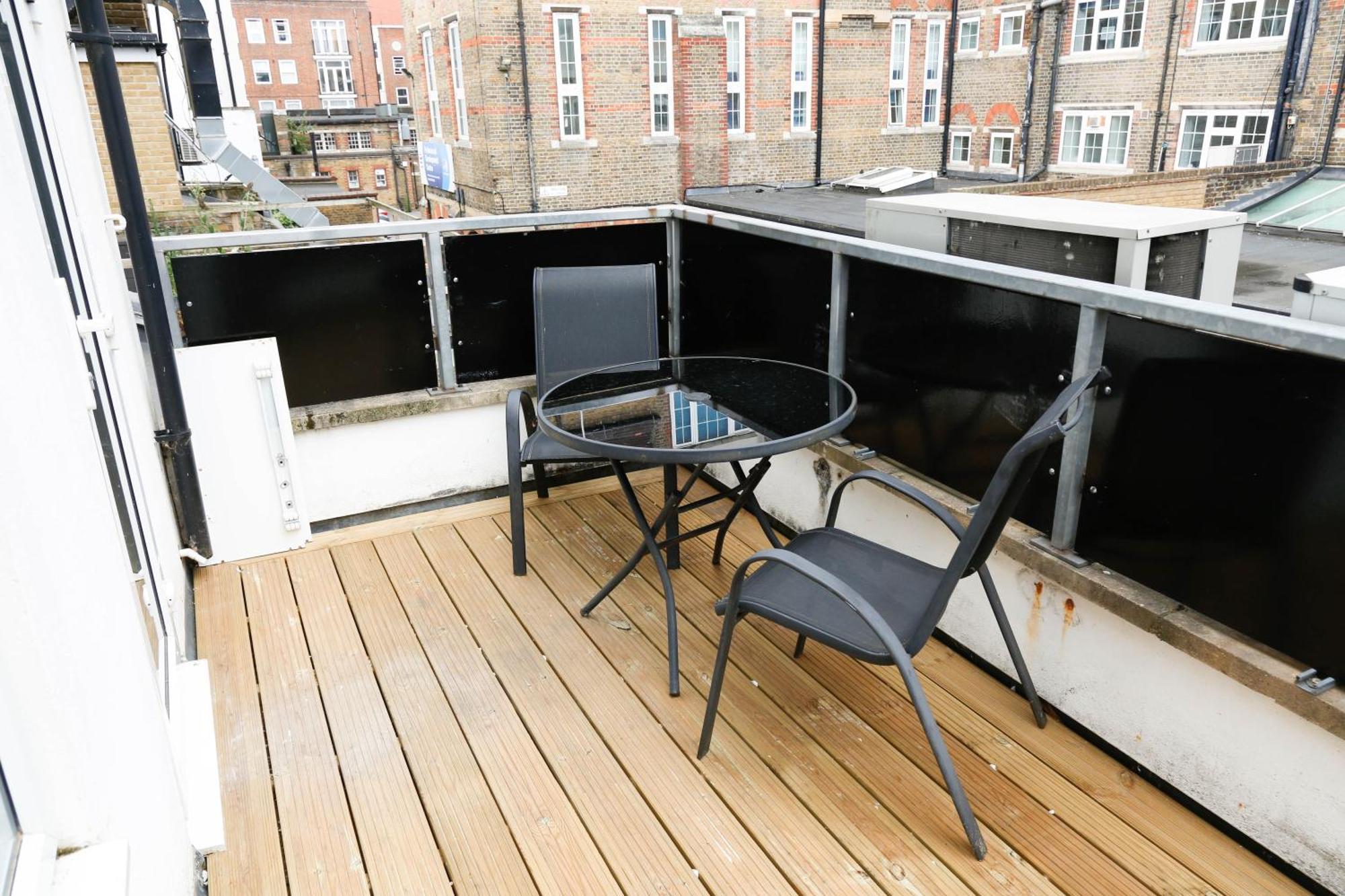 New Luxury Apartments In Central London Next To Shops, Cafes, Bars & Metro 외부 사진
