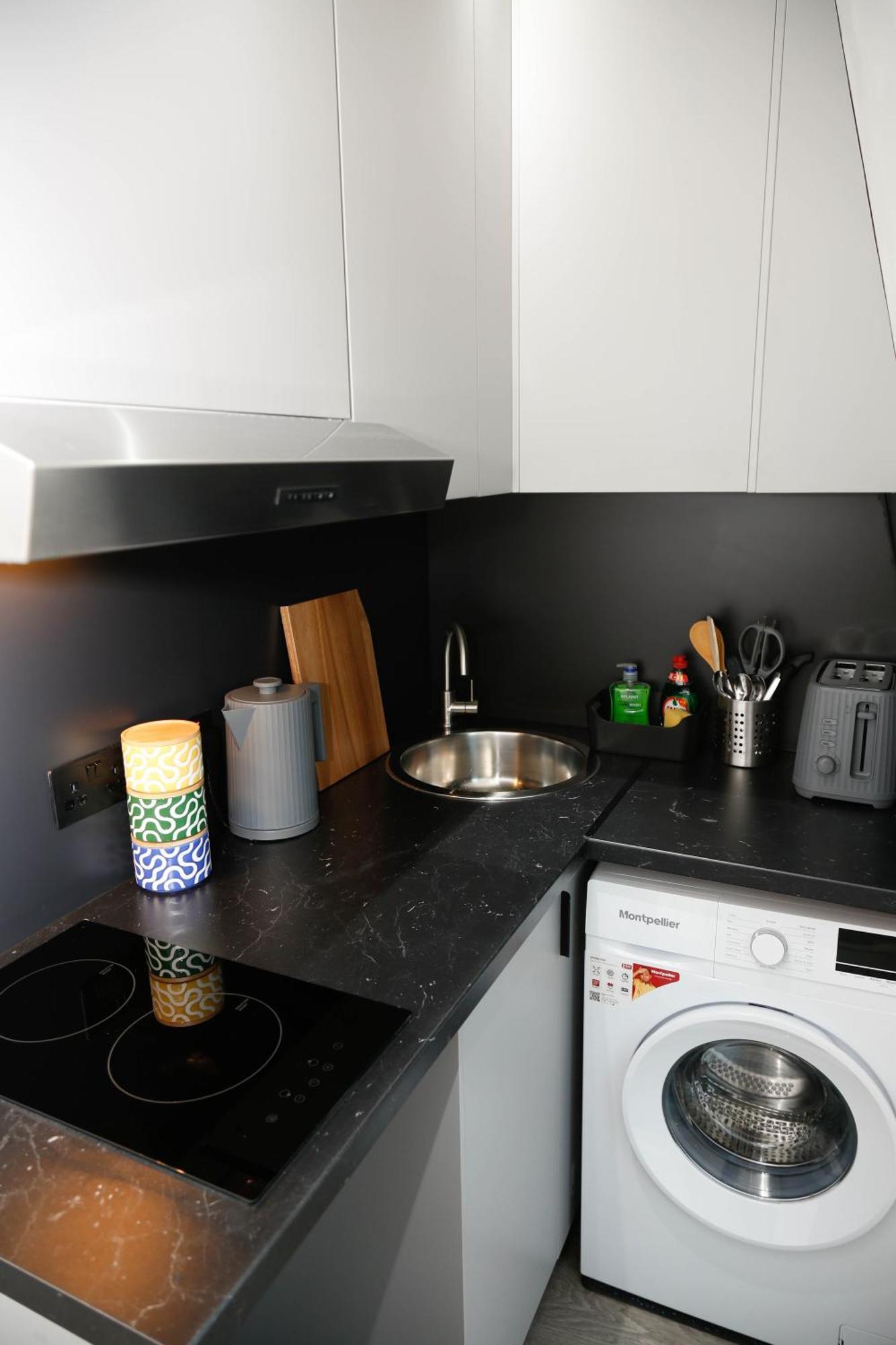 New Luxury Apartments In Central London Next To Shops, Cafes, Bars & Metro 외부 사진