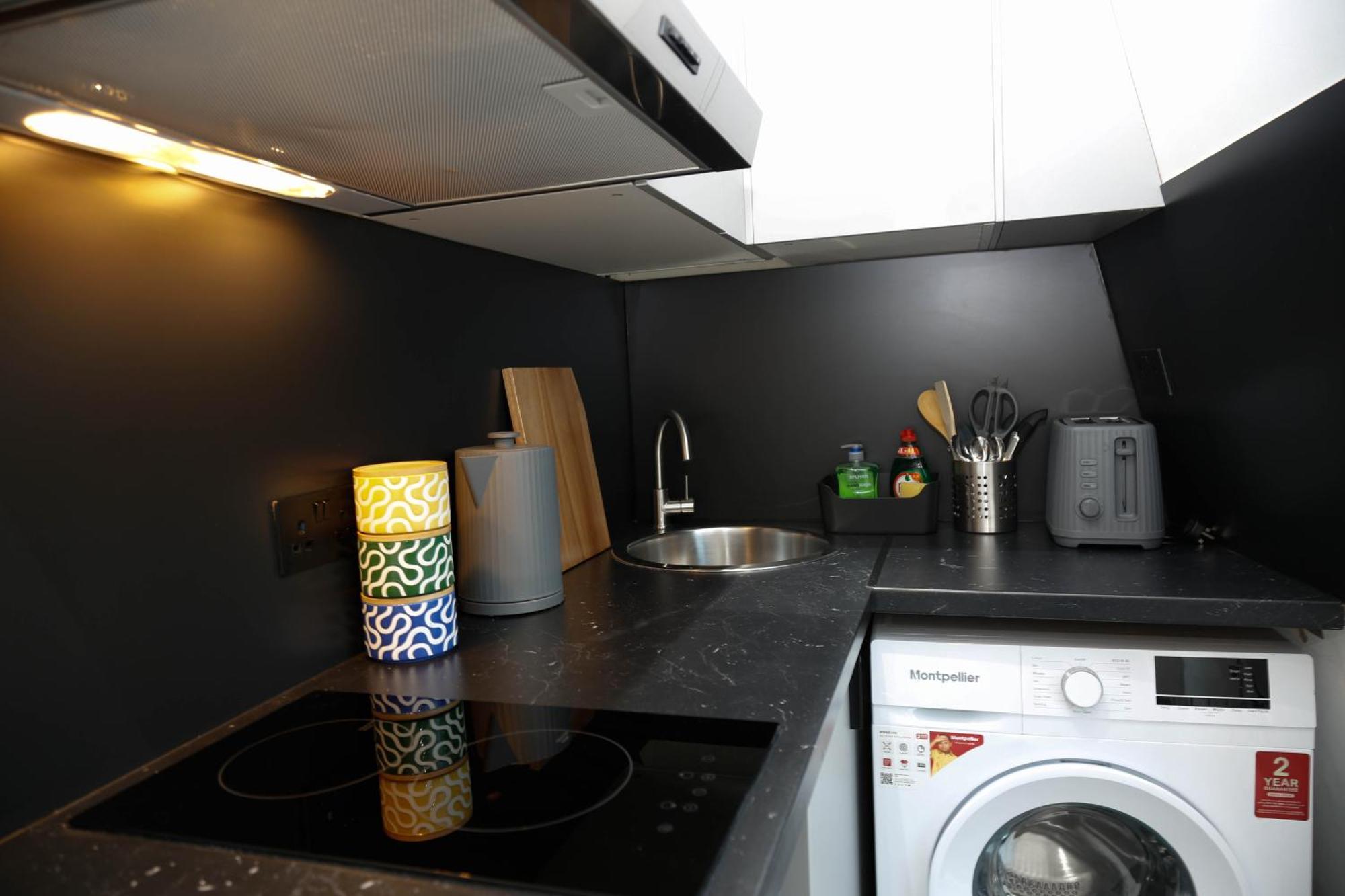 New Luxury Apartments In Central London Next To Shops, Cafes, Bars & Metro 외부 사진