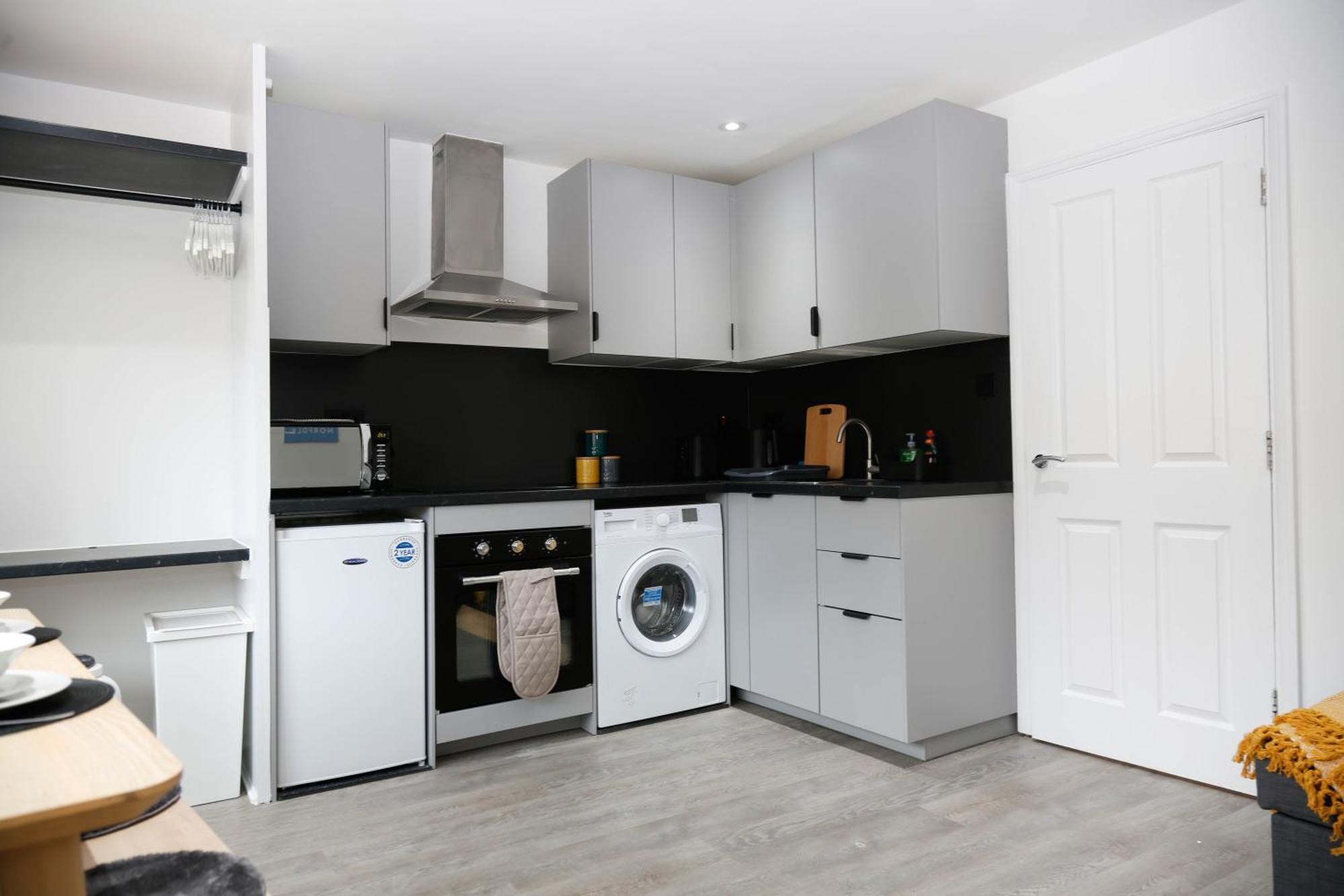 New Luxury Apartments In Central London Next To Shops, Cafes, Bars & Metro 외부 사진